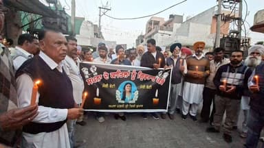 ਫ਼ਰੀਦਕੋਟ ਦੀ ਗਰਭਵਤੀ ਔਰਤ ਦੀ ਮੌ/ਤ ਮਾਮਲੇ ‘ਚ ਇਨਸਾਫ਼ ਲਈ ਕੱਢਿਆ ਕੈਂਡਲ ਮਾਰਚ, ਹਸਪਤਾਲ ਖ਼ਿਲਾਫ਼ ਕੀਤੀ ਨਾਰੇਬਾਜ਼ੀ