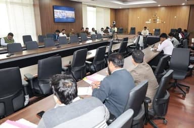 जिलाधिकारी, पटना द्वारा अतिक्रमण-उन्मूलन अभियान की समीक्षा की गई। पदाधिकारियों को प्रभावी ढंग से अतिक्रमण हटाने, फॉलो-अप...