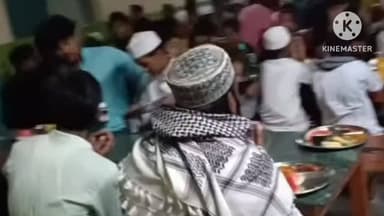 মগরাহাট ১: উস্তি ভয়েস মডেল স্কুলের আবাসিক বিভাগের পক্ষ থেকে ইফতার অনুষ্ঠানের আয়োজন করা হয় সামিল হয় পড়ুয়ারা ও শিক্ষকেরা।