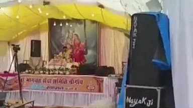 नौगांव: मंशा देवी मंदिर के पास श्रीमद् भागवत कथा में उमड़ी श्रद्धालुओं की भीड़