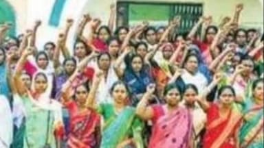 डुमरिया: डुमरिया में रसोइयों की अनिश्चितकालीन हड़ताल, सात सूत्री मांगों को लेकर आंदोलन हुआ तेज