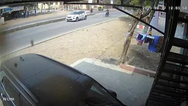 🚨 तेज रफ्तार कार की टक्कर से 8 वर्षीय बालिका गंभीर, भोपाल रेफर
सीसीटीवी में कैद हुई घटना, चालक फरार
#नर्मदापुरम के #इटार...