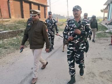 #Shravasti के भारत नेपाल बॉर्डर पर पुलिस और SSB की बढ़ी चौकसी।
#Shravastinews #police #UPPolice #trendingpost #पुलिस #v...