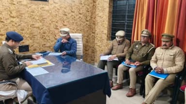 बिलारी: बिलारी क्षेत्र अधिकारी ने कुंदरकी थाने में पुलिस कर्मियों के साथ बैठक की, दिए आवश्यक दिशा-निर्देश