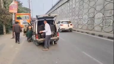 धनौरा: गजरौला चौपला पर यातायात नियमों की धज्जियां उड़ाकर धड़ल्ले से चल रही डग्गामारी