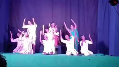 ಗುಳೇದಗುಡ್ಡ: ನೋಡುಗರ ಗಮನ ಶಿವಸಂಚಾರಿ ಕಲಾ ತಂಡದ ' ಜಂಗಮದೆಡೆಗೆ ' ನಾಟಕ ಪ್ರದರ್ಶನ