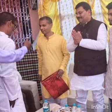 देसरी: जदयू प्रदेश अध्यक्ष उमेश सिंह कुशवाहा देसरी पहुंचे, मांगलिक कार्यक्रम में नितेश कुमार पटेल की पुत्री को दिया आशीर्वाद