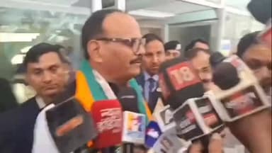 #लखनऊ में 100 बटुकों को सम्मानित करने वाले #काशी आते ही शंकराचार्य के सवाल पर,सरक लिये #डिप्टी सीएम #पाठक जी...?
#Varana...