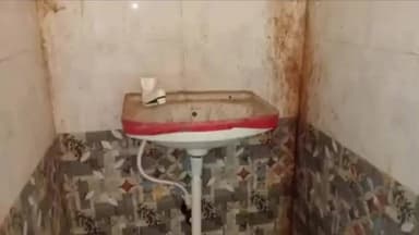 સાગબારા: સાગબારા તાલુકા પંચાયત કચેરીએ અરજદારોની સાથે કર્મચારીઓને હાલાકી, સફાઇ બાબતે બેદરકારીથી લોકોમાં રોષ જોવા મળ્યો.