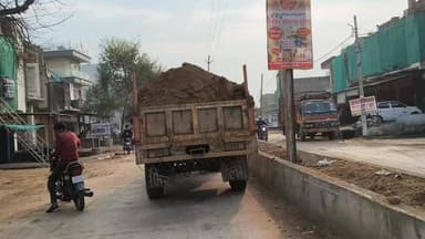 इंदरगढ़ में ओवरलोड मिट्टी के टैक्टर निकलते हुए
#spdatia #indergarh #police @highlight #swapnilwankhedeias #fb