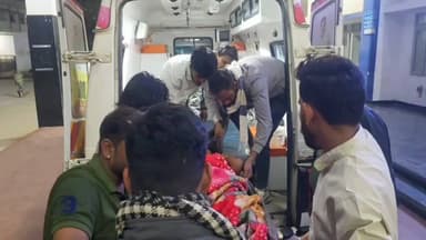 बैतूल: बोरगांव फोरलेन पर दो बाइक सवारों की टक्कर, पति-पत्नी घायल, अस्पताल में भर्ती