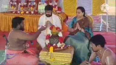 హిందూపురంలో ఎమ్మెల్యే నందమూరి బాలకృష్ణ నూతన గృహ నిర్మాణానికి తన సతీమణి వసుంధర దేవితో కలిసి భూమి పూజ కార్యక్రమం