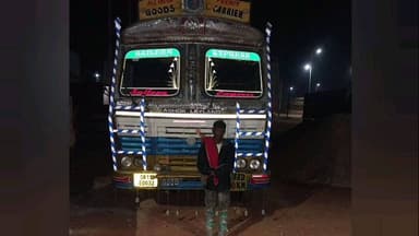 ଦେବଗଡ: ବାରକୋଟ ପୋଲିସ ଦ୍ୱାରା ମଦ୍ୟପ ଚାଳକ ଅଟକ, ଟ୍ରକ ଜବତ