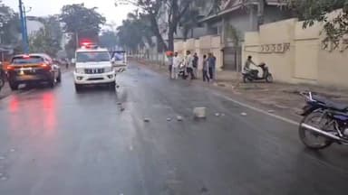 અંકલેશ્વર: જીઆઇડીસીમાં આવેલ ગટટુ ચોકડી નજીક માર્ગ પર ઓઇલ ઢોળાતા અકસ્માતોની હારમાળા સર્જાઇ હતી