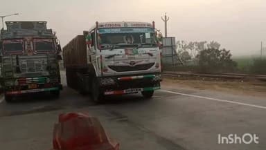 डुमरांव: टोल प्लाजा के पास ट्रकों के अवैध परिचालन पर हंगामा, पुलिस पर मिलीभगत का आरोप