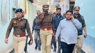 तिलहर: सीओ ने अधिकारियों के साथ आगामी होली के त्यौहार के लिए होलिका जुलूस मार्ग का निरीक्षण किया, दिए आवश्यक निर्देश