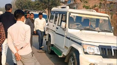 हर्रैया: रामजानकी मार्ग पर बैरागल के पास अनियंत्रित बाइक सवार ने खड़ी बोलोरो गाड़ी को टक्कर मारी