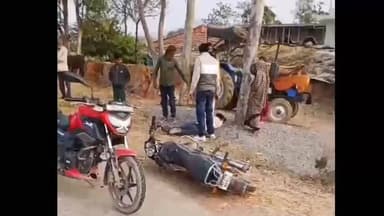 गुनौर: असोनी मोड़ पर दो बाइकों की टक्कर, दो युवक गंभीर घायल