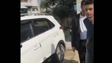 ठाकुरद्वारा: मुरादाबाद में युवती ने पति को मारे थप्पड़, कोर्ट में बोली- मैंने तुझे मारने के लिए लड़के भेजे हैं, तूने ये झूठ