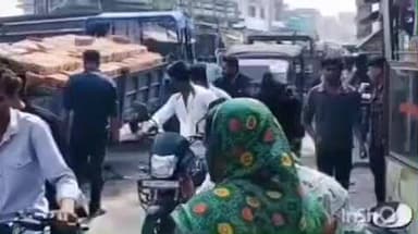 पंचदेवरी: पंचदेवरी प्रखंड के जमुनहा राजेन्द्र मोड़ पर ट्राली का चक्का टूटने से सड़क पर लगा जाम, मैट्रिक परीक्षार्थी भी फंसे