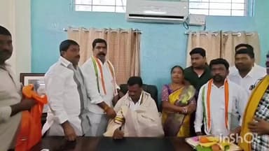 వర్ధన్నపేట: వర్ధన్నపేట మున్సిపల్ చైర్మన్ గా ప్రమాణ స్వీకరించిన సారంగా పనిని అభినందించిన ఎమ్మెల్యే నాగరాజు