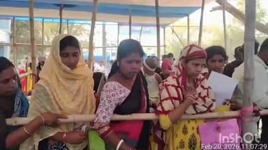 মুরারই ১: বাংলার যুব সাথী, ভূমিহীন কৃষক বন্ধু প্রকল্পের নাম রেজিস্ট্রেশন করতে ব্যাপক ভিড় মুরারইয়ে, ক্যাম্প ঘুরে দেখলেন বিডিও