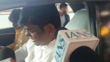 शराबबंदी पर संग्राम: साहनी का BJP पर वार, अदालत और आयोग पर भी उठाए सवाल”
बिहार की सियासत में एक बार फिर शराबबंदी को लेक...