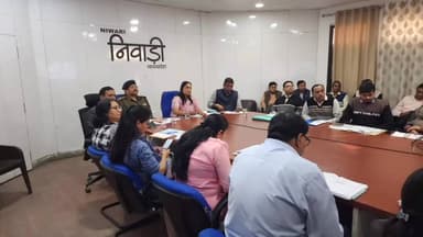 निवाड़ी: निवाड़ी कलेक्टर एवं पुलिस अधीक्षक ने अधिकारियों के साथ वीसी के माध्यम से मुख्य सचिव की बैठक में भाग लिया