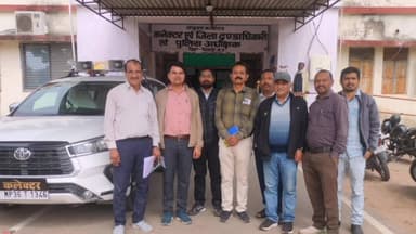 निवाड़ी: निवाड़ी कलेक्ट्रेट कार्यालय में PWD एसडीओ और सब इंजीनियर ने कलेक्टर को वेतन बहाली का ज्ञापन सौंपा