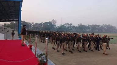 भिनगा: पुलिस लाइन भिनगा में एसपी ने रिक्रूट आरक्षियों के प्रशिक्षण का अवलोकन किया, सभी वाहनों का भी किया निरीक्षण