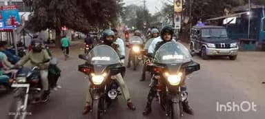 महेशपुर: नगर पालिका आम निर्वाचन को लेकर शहर में फ्लैग मार्च, शांति एवं निष्पक्ष मतदान का संदेश