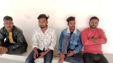 लखीमपुर: रॉयल पैराडाइज मैरिज लॉन के सामने गाय बचाते समय बाइक सवार कारीगर ई-रिक्शा में पीछे से जा घुसा, हादसे में हुई मौत