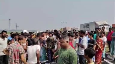 ইসলামপুর: স্কুলে মেয়েকে পৌছে বাড়ি ফিরার পথে সড়ক দূর্ঘটনায় গুরুত্বর আহত হলেন বাবা