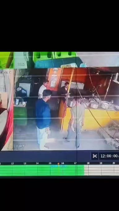 जालौन में होटल पर खाने का पैसा मांगना बेटर को पड़ा भारी, बैखौफ कार सवार दबंगों ने बेटर की बेरहमी से की पिटाई!! #वायरलपोस...