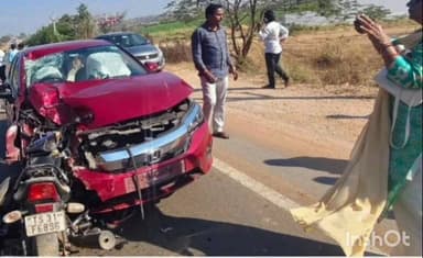 నాగర్ కర్నూల్: నాగర్ కర్నూల్ కొల్లాపూర్ ప్రధాన రహదారి వనపట్ల శివారులో కారు బైక్ ఢీకొని వ్యక్తి మృతి