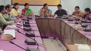 কাঞ্চনপুর: উত্তর ত্রিপুরা জেলার ধর্মনগর পরিষদের কনফারেন্স হলে গুরুত্বপূর্ণ বৈঠক অনুষ্ঠিত হয় উপস্থিত জেলা পরিষদের সভাধিপতি