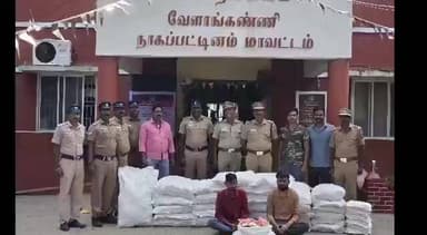 கீழ்வேளூர்: வேளாங்கண்ணி ரயில் நிலையம் அருகே காரில் அரசால் தடை செய்யப்பட்ட 400 கிலோ புகையிலை பொருட்களை கடத்தி வந்த ராஜஸ்தான் மாநிலத்தைச் சேர்ந்த இரண்டு பேர் கைது