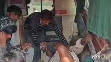 बिंदकी: पारादान गांव के समीप अंतिम संस्कार से लौट रहे बाइक सवार तीन लोग ट्रैक्टर की टक्कर से घायल, एक गंभीर हालत में रेफर