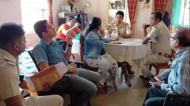 হলদিয়া: ফেরিওয়ালা সেজে বাড়িতে ঢুকে সোনার গয়না পরিষ্কারে নামে গয়না সফাই হলদিয়া টাউনশিপ ফাড়িতে অভিযোগ দায়ের তদন্তে পুলিশ