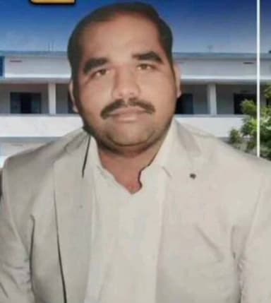 కళ్యాణదుర్గం: మా కోడికి పాఠశాల అభివృద్ధి కోసం పూజారి ప్రసాద్ అనే వ్యక్తి రూ.1,00,116 భారీ విరాళం