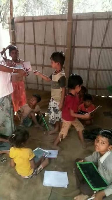 मां रुकमणी ग्रामीण विकास सेवा संस्थान के सौजन्य से ग्रामीण प्राथमिक शिक्षा केन्द्र संख्या 03 चन्दौर भगवानपुर वार्ड नंबर-...