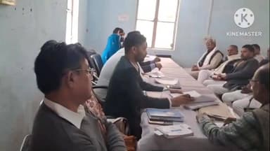 गुठनी: गुठनी प्रखंड मुख्यालय के ई-किसान भवन में पंचायत समिति की बैठक आयोजित