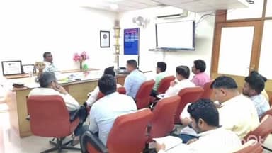 જિલ્લા વિકાસ અધિકારીએ તાલુકા વિકાસ અધિકારીઓ સાથે સમીક્ષા બેઠક યોજાઈ