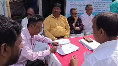 পুরাতন মালদা: পুরাতন মালদায় শ্রম দপ্তরের উদ্যোগে পরিবহন শ্রমিকদের বিশেষ সচেতনতা শিবির