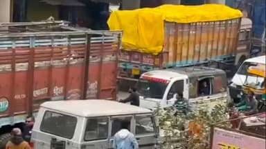 गोहरगंज: मंडीदीप स्टेशन रोड पर अतिक्रमण से जाम, हाईवे एप्रोच मार्ग पर दिनभर रेंगते रहे वाहन