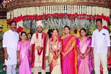 గద్వాల్: గద్వాల జిల్లా కేంద్రంలో జరిగిన పలు వివాహ వేడుకలలో పాల్గొన్న ఎమ్మెల్యే బండ్ల కృష్ణమోహన్ రెడ్డి