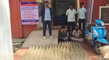 நாகப்பட்டினம்: மானாம்பேட்டை சோதனை சாவடியில் காரைக்காலில் இருந்து மதுபாட்டில் கடத்தி வந்த இரண்டு பேர் கைது