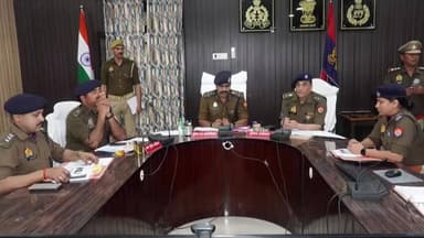 रामपुर: पुलिस लाइन में डीआईजी मुरादाबाद मुनिराज ने समीक्षा गोष्ठी की, 'साइबर सुरक्षा' और 'तकनीकी दक्षता' पर दिया जोर