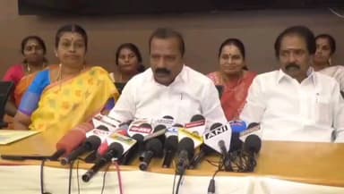 திருச்சி: தூய்மை பணியாளர்களுக்கு ஹாட் பாக்ஸில் உணவு வழங்க உத்தர விட்டுள்ளேன் மாநகராட்சியில் தூய்மை பணியாளர்கள் நலவாரிய தலைவர் திம்மம்பட்டி ஆறுமுக சாமி பேட்டி