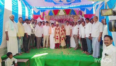 అలంపూర్: అలంపూర్ నియోజకవర్గంలోని వివిధ గ్రామాలలో జరిగిన వివాహ వేడుకలలో పాల్గొన్న అలంపూరు శాసనసభ్యులు విజయుడు